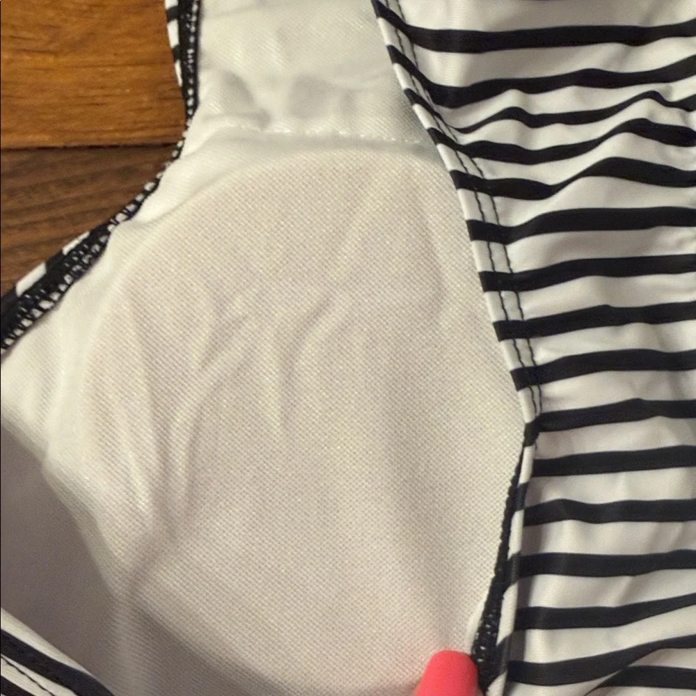 Women’s  Two-Piece Swim Set - Black Bottoms with White & BlackStripe Top - Picture 5 of 8